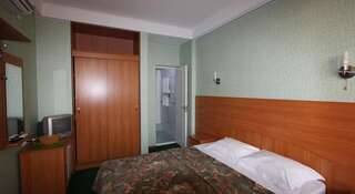 Гостиница ВВВ Лоо Стандартный двухместный номер с 1 кроватью или 2 отдельными кроватями и видом на море-1