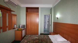 Гостиница ВВВ Лоо Стандартный двухместный номер с 1 кроватью или 2 отдельными кроватями и видом на море-4