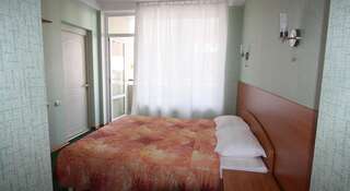 Гостиница ВВВ Лоо Улучшенный двухместный номер с 1 кроватью и террасой-4