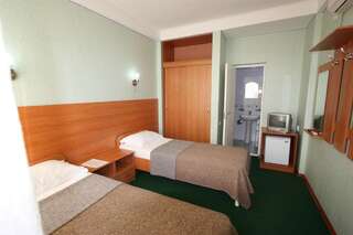 Гостиница ВВВ Лоо Стандартный двухместный номер с 1 кроватью или 2 отдельными кроватями-6